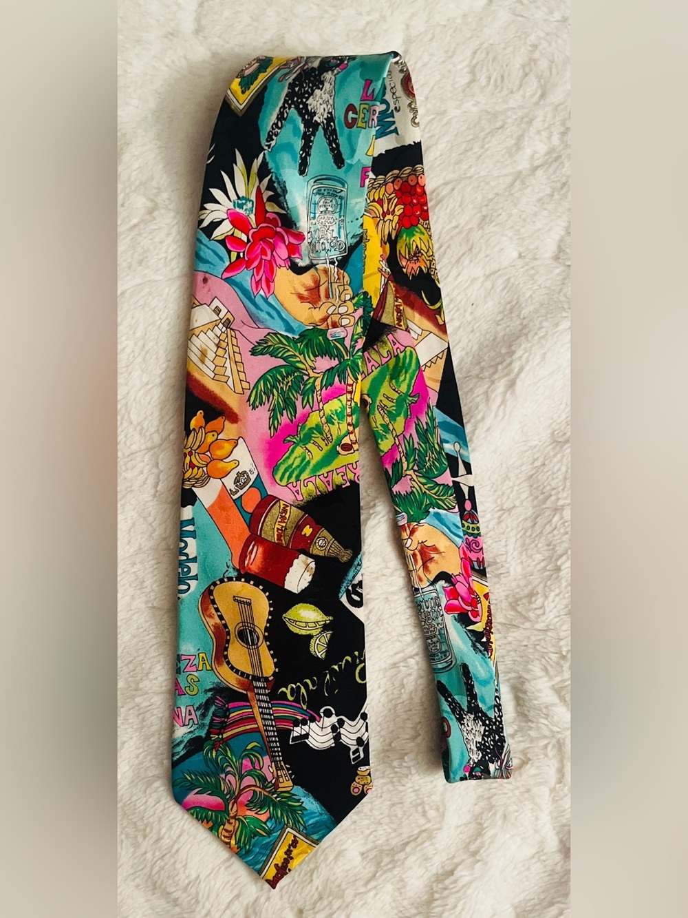 Vintage 1991 Nicole Miller Cerveza
Mexico Novelty Silk Tie Fiesta Party. Retro